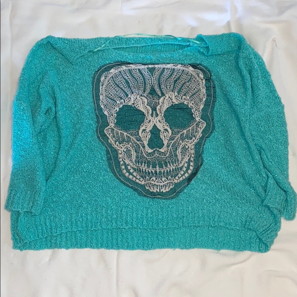 Simple city blue skull sweater